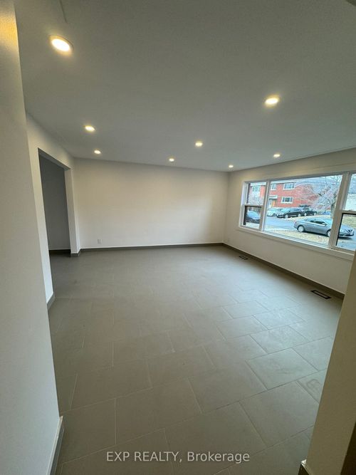 1-2434 Clover St, Ottawa, ON, K1V8G5 | Card Image