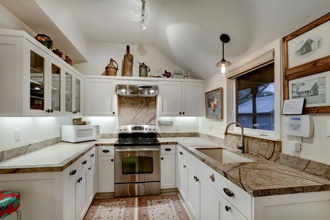 1585 Round Top Rd, Home with 6 bedrooms, 7 bathrooms and null parking in Round Top TX | Image 14