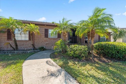 9519-9519 Fieldview Cir, THONOTOSASSA, FL, 33592-3550 | Card Image