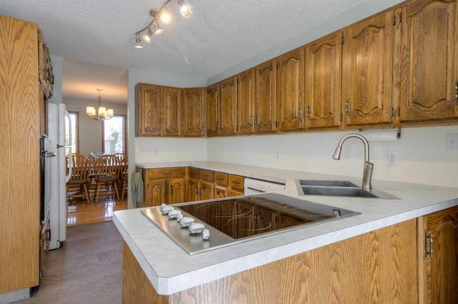 6 Tudor Cres S, House detached with 6 bedrooms, 3 bathrooms and 4 parking in Lethbridge AB | Image 15