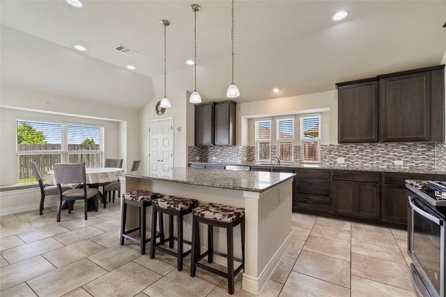 Kitchen Breakfast Area | Image 9