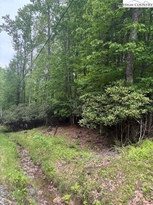 522 Saint Andrews Rd, Beech Mountain, NC, 28604-8217 | Card Image