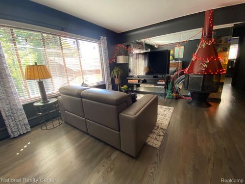 apt-237-995 N Cass Lake Rd, Waterford, MI, 48328-2378 | Card Image