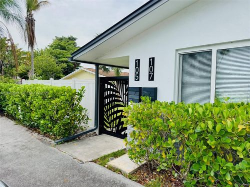107-105-107 Ne 30th Ct, Wilton Manors, FL, 33334 | Card Image