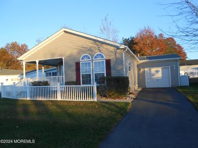 4 Fort Lee Drive, Home with 2 bedrooms, 2 bathrooms and null parking in Manahawkin NJ | Image 3