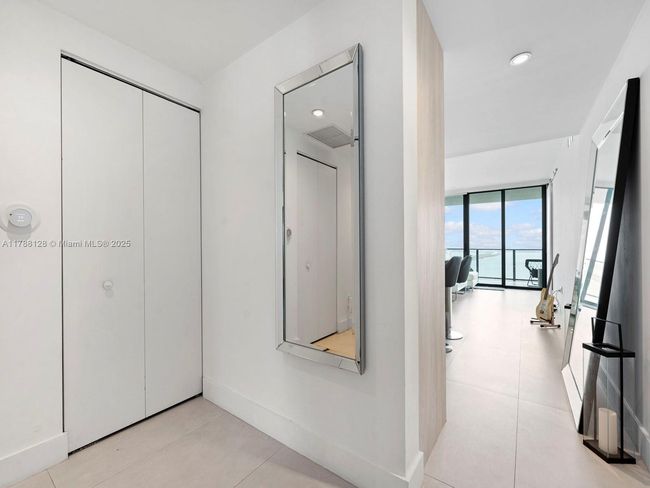 UNIT-2805 - 3131 Ne 7 Th Ave, Condo with 2 bedrooms, 2 bathrooms and null parking in Miami FL | Image 17