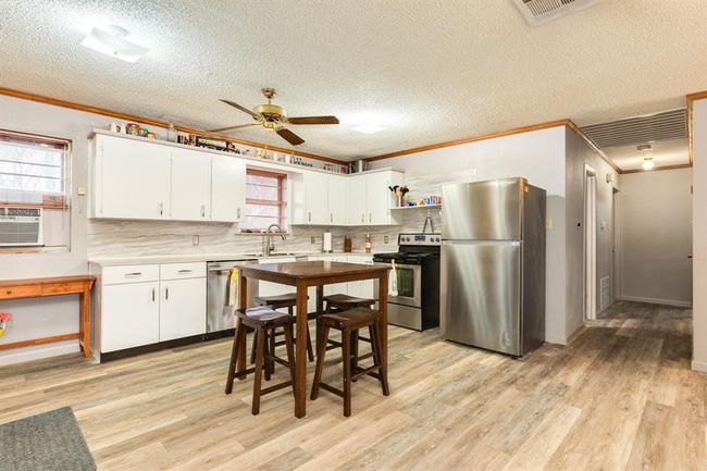 2807 County Road 510 Z, House other with 2 bedrooms, 2 bathrooms and 2 parking in Brazoria TX | Image 9