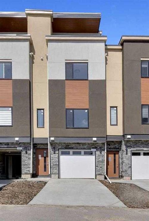322 Sage Hill Circle Nw, Calgary, AB, T3R1J1 | Card Image