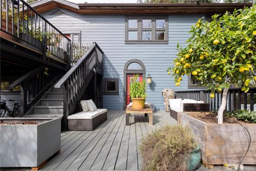 142 Park Dr, Salt Spring Island, BC, V8K2R7 | Card Image
