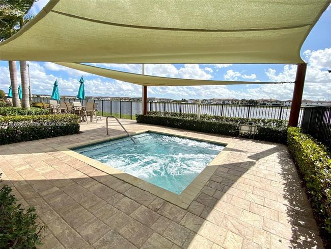 10607 W 34 Th Ct, Townhouse with 3 bedrooms, 3 bathrooms and null parking in Hialeah FL | Image 18