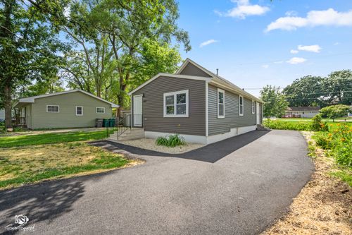 123 Picnic St, Shorewood, IL, 60404-9270 | Card Image