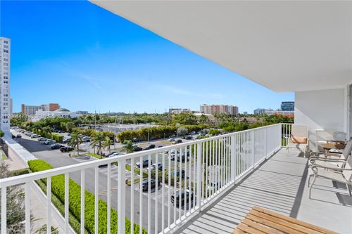 502e-2851 Ne 183rd St, Aventura, FL, 33160-2137 | Card Image