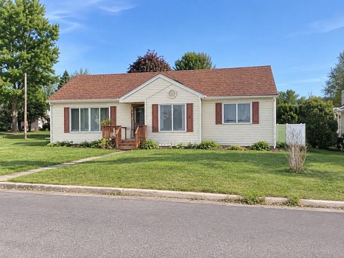 435 S 6th St, BARRON, WI, 54812-1704 | Card Image