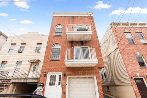 215 South St, Jersey City, NJ, 07307-4294 | Card Image