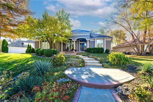 609 Ne Lake Pointe Dr, Lee's Summit, MO, 64064-1193 | Card Image