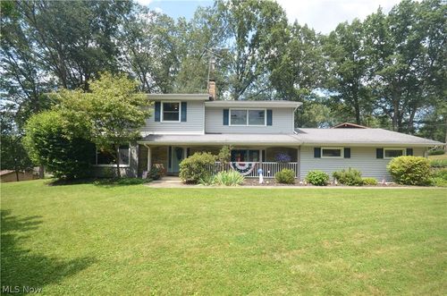 735 Fessler Dr, Green, OH, 44685-9633 | Card Image