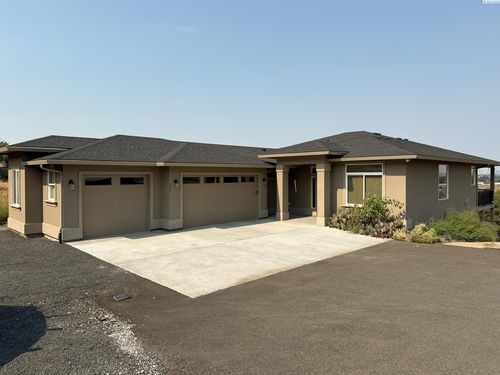 396 Columbia Park Trl, Richland, WA, 99352-7770 | Card Image