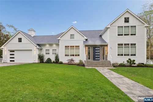 31 Engleside St, Cresskill, NJ, 07626-2247 | Card Image