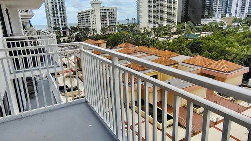 808-210 174th St, Sunny Isles Beach, FL, 33160-3329 | Card Image