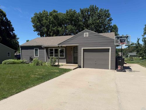 411 N 8th St, Akron, IA, 51001-8578 | Card Image