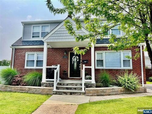 124 Lee St, Elmwood Park, NJ, 07407-2109 | Card Image