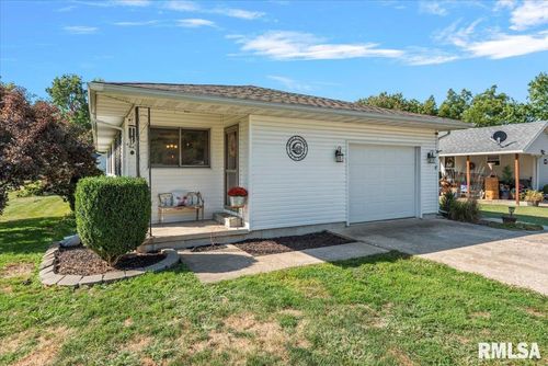 352 Mchenry St, Virginia, IL, 62691-9002 | Card Image