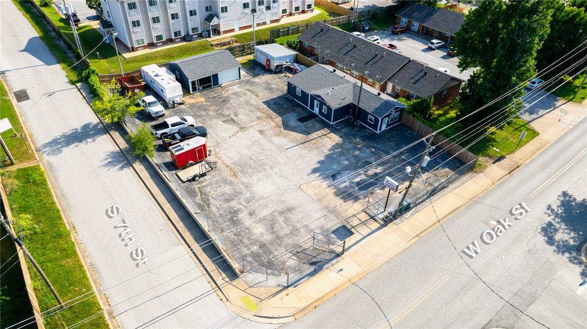 700 W Oak St, Rogers, AR 72756