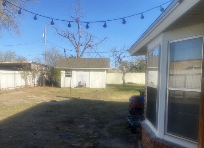 200 N Hilmar St, House other with 4 bedrooms, 3 bathrooms and null parking in Weinert TX | Image 13