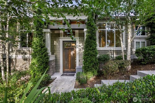 10905 102nd Ave Ne, Kirkland, WA, 98033-4427 | Card Image