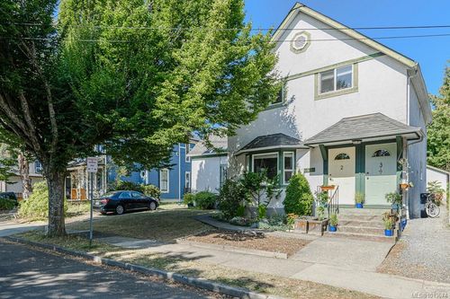 637 Pine St, Victoria, BC, V9A2Z9 | Card Image