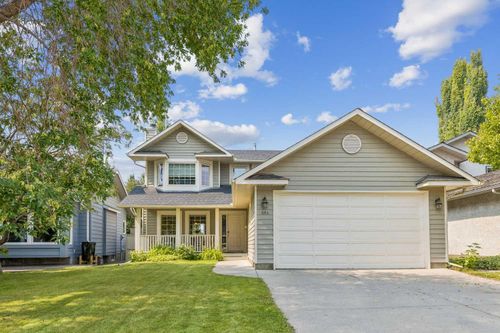 684 Sunmills Dr Se, Calgary, AB, T2X2Y9 | Card Image