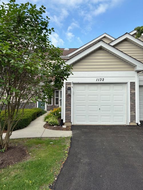 1132 Regency Ct, Schaumburg, IL, 60193-4435 | Card Image
