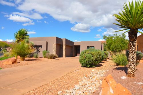 2254 N Cohonina Cir, St George, UT, 84770-5318 | Card Image