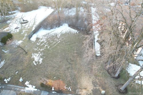 28819 Lahser Road, Southfield, MI, 48034 | Card Image