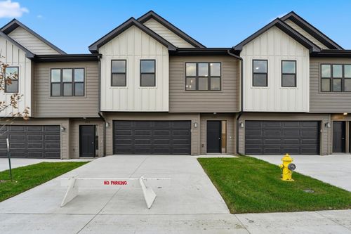1376 Meadow Rose Pl, Waukee, IA, 50263-7909 | Card Image