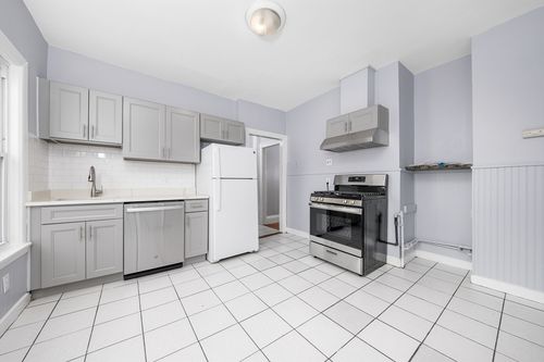 2-18 Edith Ave, Everett, MA, 02149-3011 | Card Image