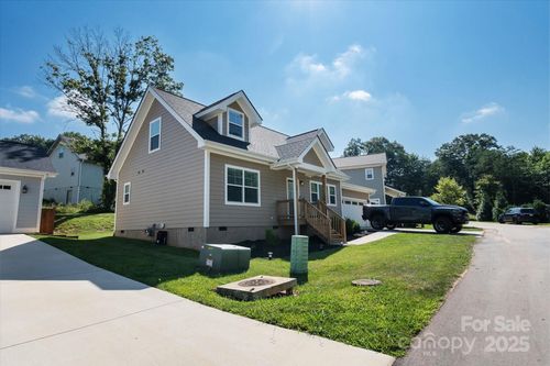 58 Greenwood Fields Dr, Asheville, NC, 28804-0099 | Card Image