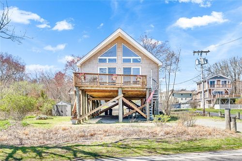 91 Bonnet Point Rd, Narragansett, RI, 02882-1903 | Card Image