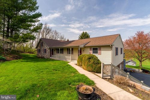499 Windy Tor Rd, BIRD IN HAND, PA, 17505-9769 | Card Image