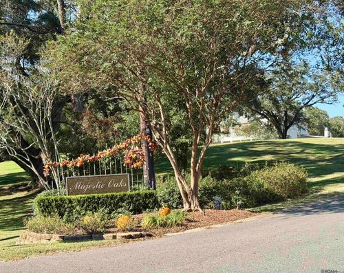 35 N Stately Oaks Dr, Baton Rouge, LA, 70810 | Card Image