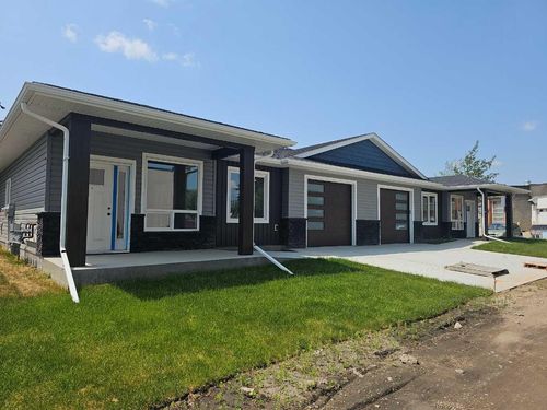 3-4738 49a Ave, Lacombe, AB, T4L1N4 | Card Image