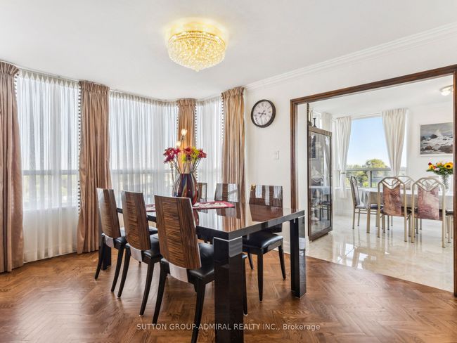 604 - 7 Townsgate Dr, Condo with 2 bedrooms, 2 bathrooms and 2 parking in Vaughan ON | Image 4