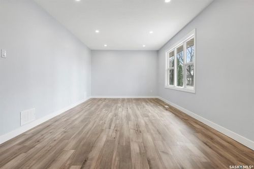 2711 Mackay St, Regina, SK, S4N2T8 | Card Image