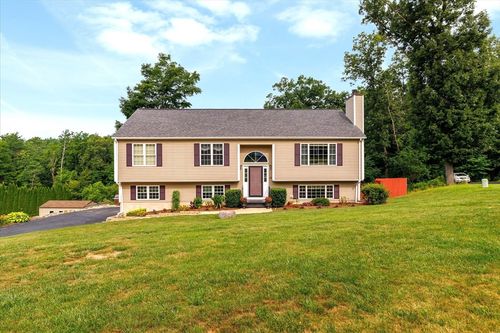 43 Servant Way, Southbridge, MA, 01550-2162 | Card Image