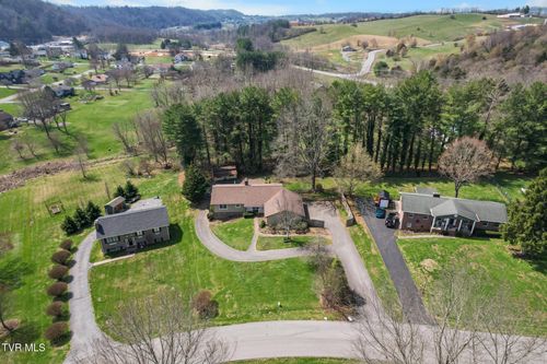 823 Birdie Dr, Abingdon, VA, 24211-3600 | Card Image