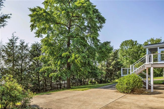 425 Ridge Rd, House other with 3 bedrooms, 4 bathrooms and 2 parking in Hempfield Twp - WML PA | Image 4