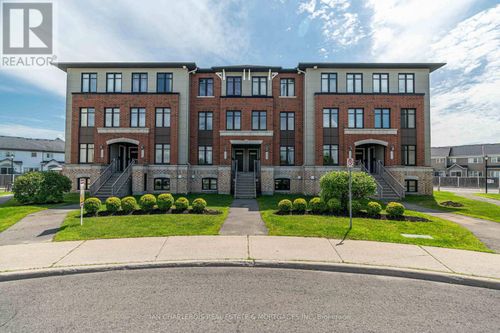 10-2382 Esprit Dr, Ottawa, ON, K4A0T5 | Card Image