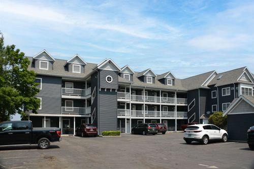 2305 N Us Highway 31 N, Traverse City, MI, 49686-3755 | Card Image