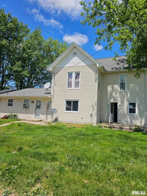 113 S Franklin St, Camp Point, IL, 62320-2366 | Card Image