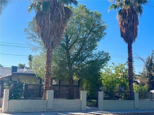 1325 Pyramid Dr, Las Vegas, NV, 89108-1130 | Card Image